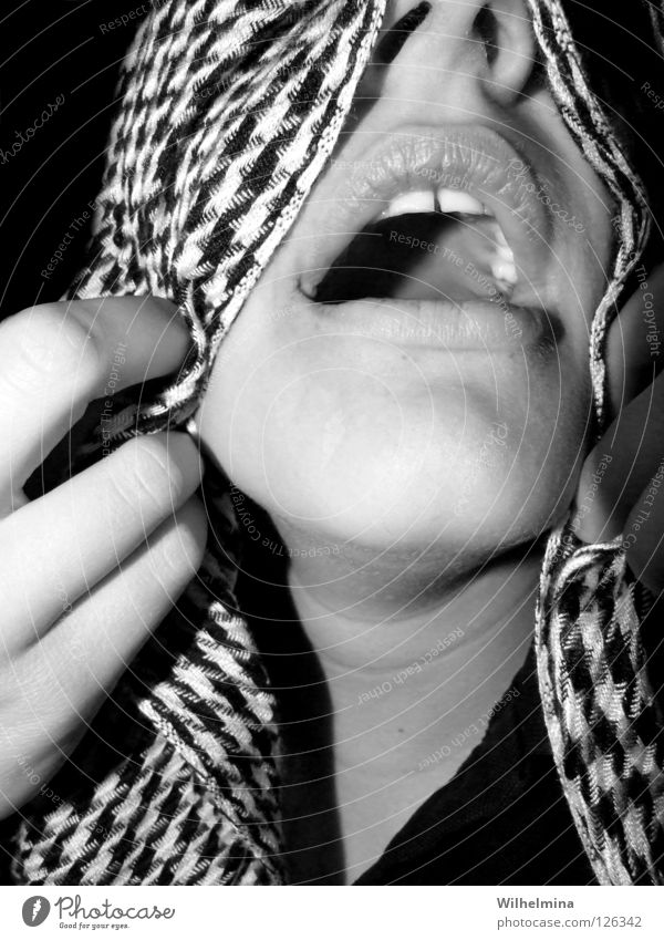 N° 1 Amazed Scarf Black White Blind Open Gullet Nostril Woman Mouth Face Marvel Rag Neck Nose Teeth