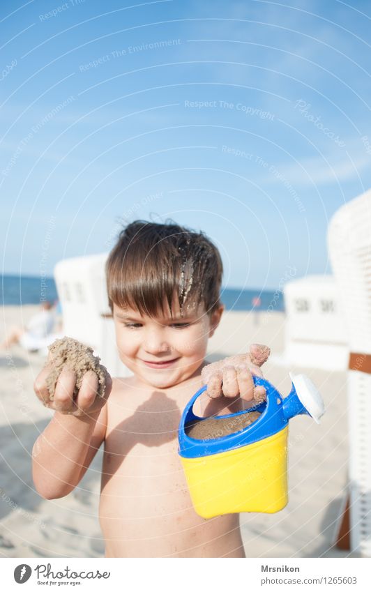 looks here Children's game Vacation & Travel Adventure Summer Summer vacation Sun Sunbathing Beach Ocean Island Waves Human being Toddler Boy (child) Infancy