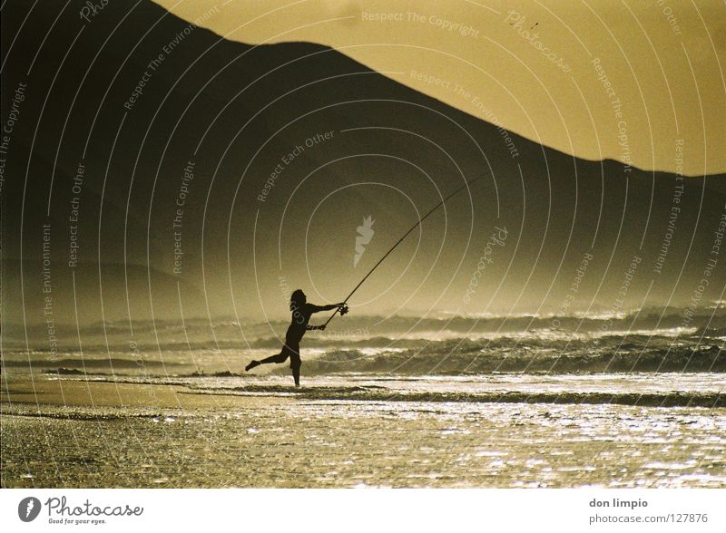 ballerienas go fishing! Angler Fuerteventura Evening Ocean Waves Back-light Analog Europe playa de cofete