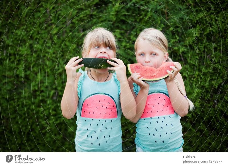 funny melons :D Feminine Child Girl Brothers and sisters Sister Infancy 2 Human being 3 - 8 years Observe Eating Looking Blonde Brash Friendliness Happiness