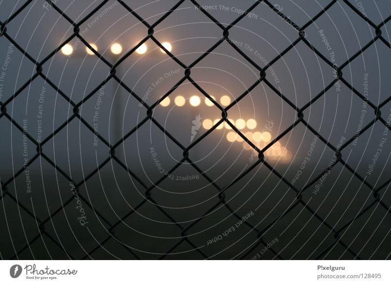 Airport 1 Beacon Fog Fence Wire netting fence Horizon shambles of emotion Airplane landing low flying