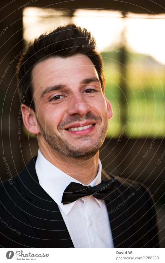 Smile on your lips Lifestyle Contentment Education Human being Masculine Man Adults 1 Smiling Wedding Bride groom Feasts & Celebrations Suit Fine Groomed Chic