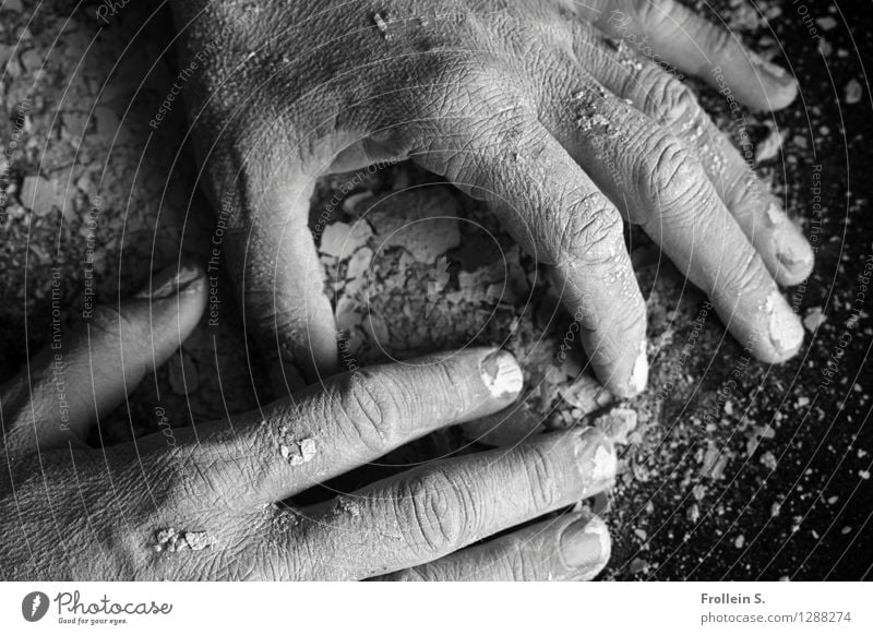 finger play Human being Masculine Skin Hand Fingers 1 Clay Crumbs Dust Touch To dry up Dry Authentic Haptic Black & white photo Interior shot Close-up Detail