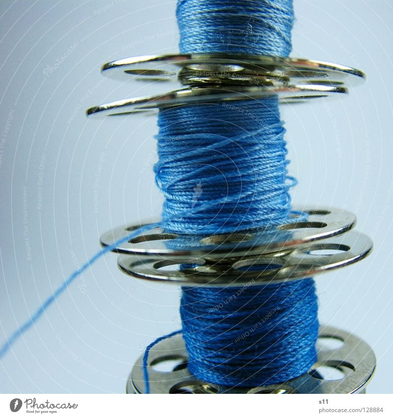 Sewing thread Leisure and hobbies Handcrafts Craft (trade) Sewing machine Fashion Clothing Blue Colour Light blue 3 Textiles Tailoring Stitching Coil Process