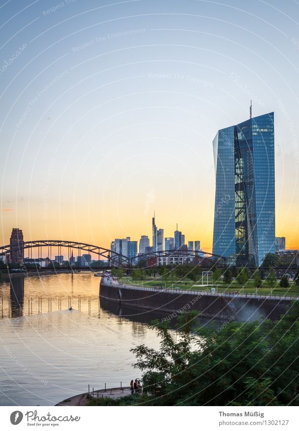 European Central Bank, Frankfurt Town Downtown High-rise Financial Industry banks Railway bridge wholesale market hall Main easterly Sunset Colour photo