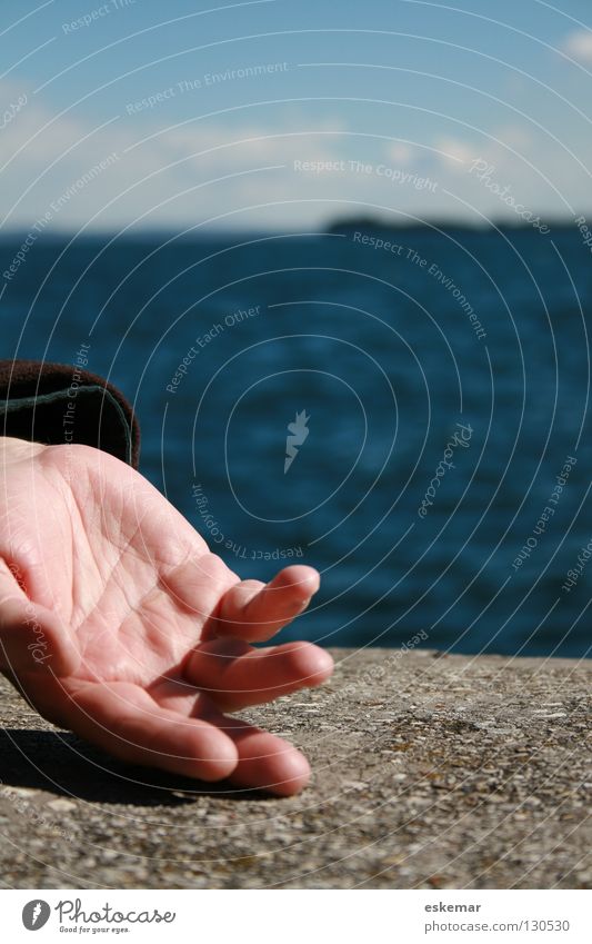 Relaxed Hand Ocean Wall (barrier) Man Masculine Fingers Summer Lake Relaxation Rhythm Movement Exceptional Joy Beautiful Contentment Beautiful weather Sky Water
