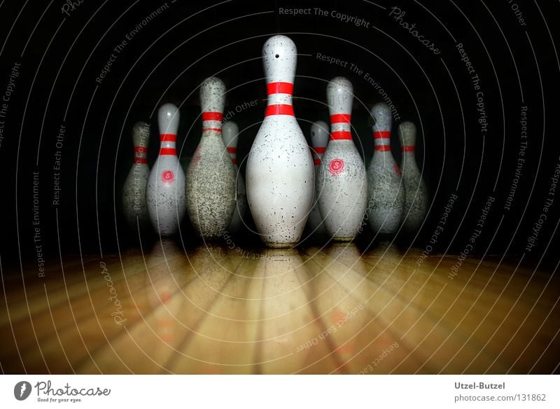 bowling pins Dark Dirty Bowling Nine-pin bowling Sports Joy Macro (Extreme close-up) Close-up Conical strike reflection