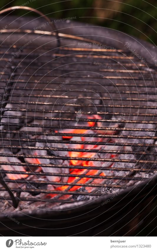 Empty Food Authentic Cheap Hot Red Black Altruism Truth Coal Embers Fire Barbecue (apparatus) Grill Barbecue (event) Deserted Charcoal kettle grill Rust Detail