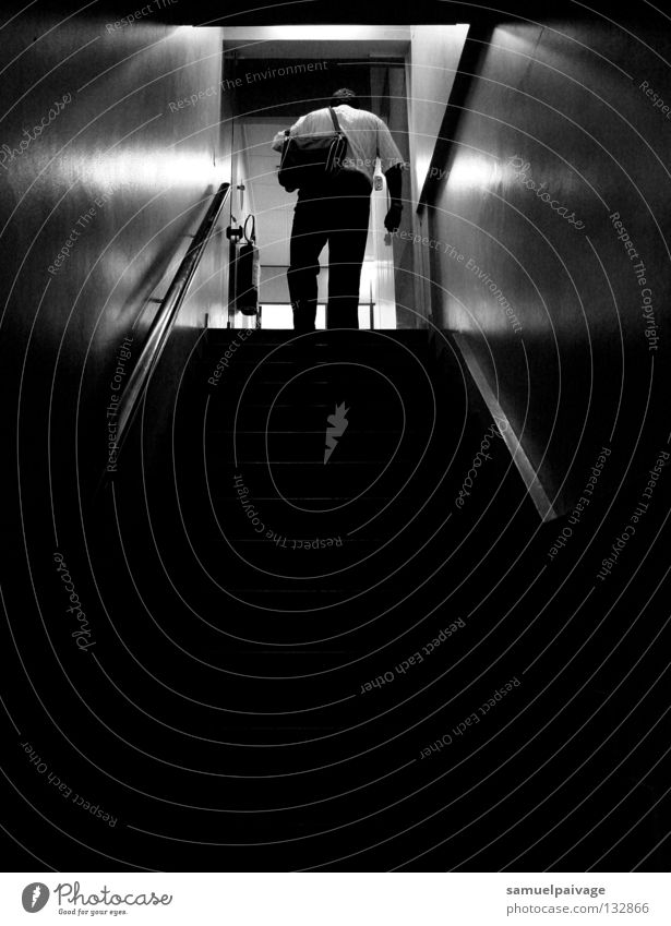 Every day Man Shadow Detail escada P&B B&W preto e branco homem sombrio stairway Black & white photo shady Stairs Black and White
