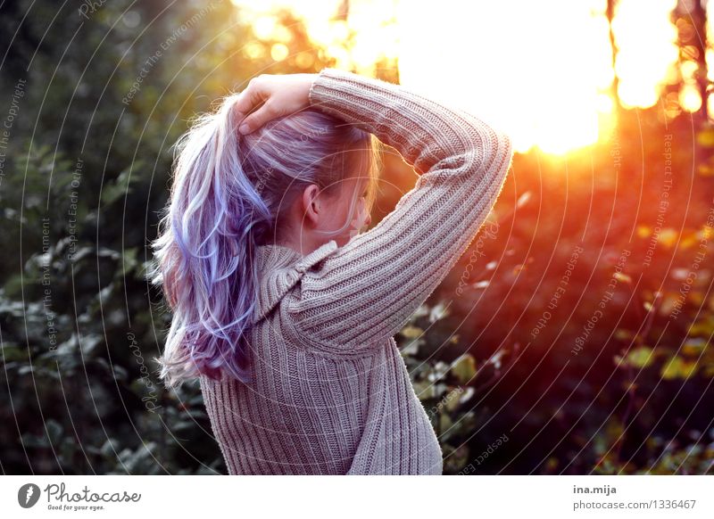 Enjoy the light Light Light (Natural Phenomenon) Nature Environment Woman Youth (Young adults) Young woman Violet Hair and hairstyles Hair colour Long-haired