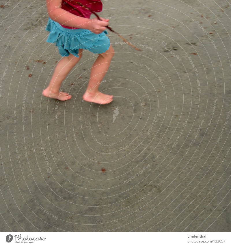 Runn'in Girl Child Beach Ocean Turquoise Pink Speed Creep Stick Pen Running Sand Feet Painting (action, work)