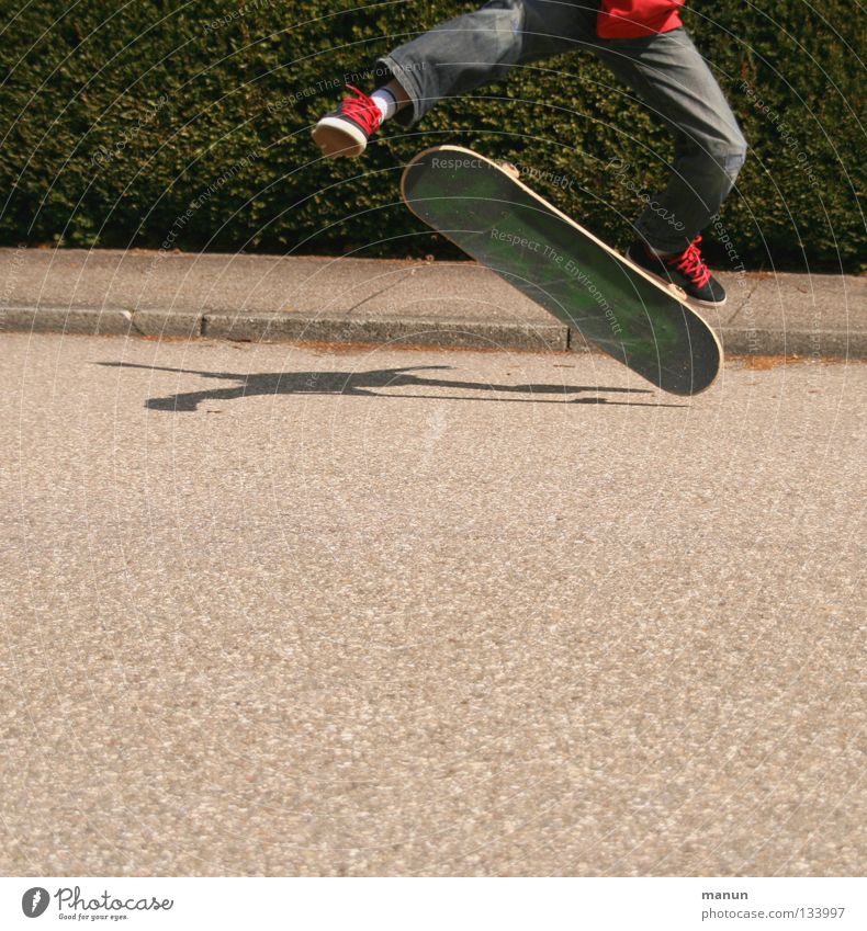 Skate it! III Skateboarding Black Red Sports Leisure and hobbies Healthy Jump Child Funsport Asphalt Gravel Pavement Street street skater olli Shadow Athletic