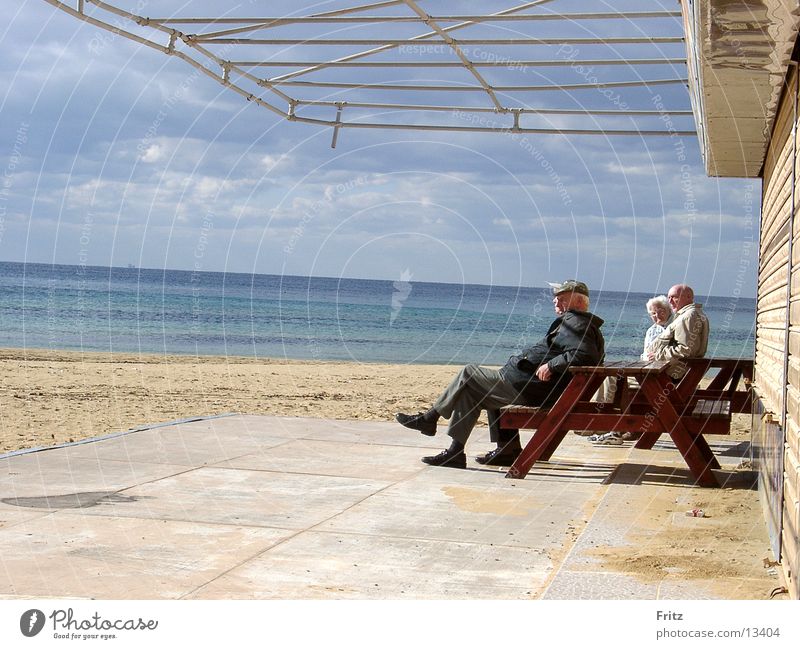 sunbath Senior citizen Vacation & Travel Ocean Group Sun Care of the elderly
