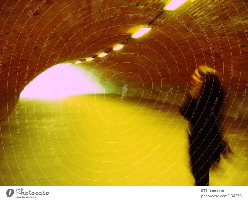 Tunnel vision 1 Dangerous Woman Light Walking Flee Theft Fear Threat Loneliness Escape
