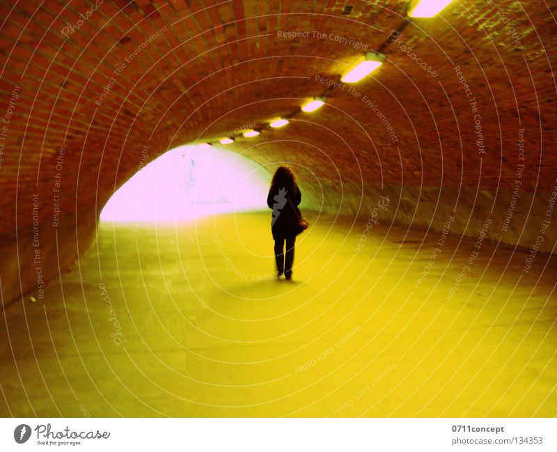 Tunnel vision 2 Dangerous Woman Light Walking Flee Theft Fear Threat Loneliness Escape