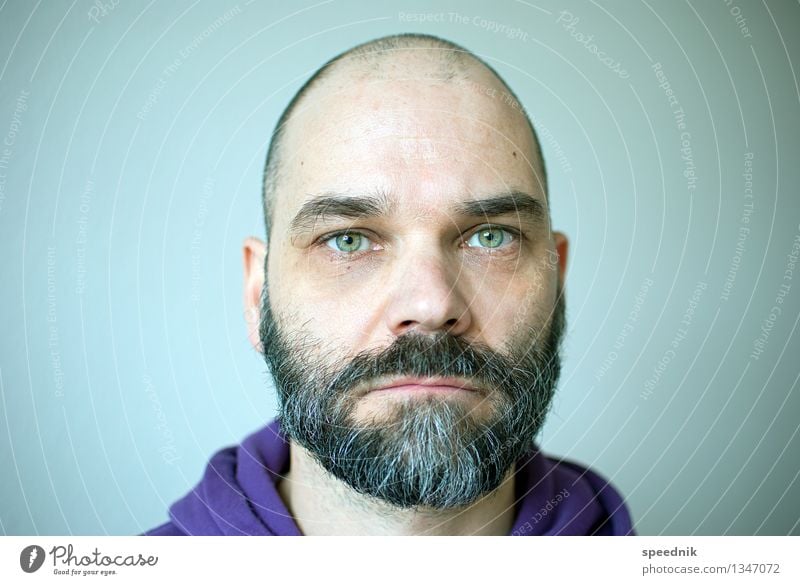 Christmas beard Masculine Adults Senior citizen 1 Human being 30 - 45 years 45 - 60 years Black-haired Short-haired Bald or shaved head Facial hair Beard Old