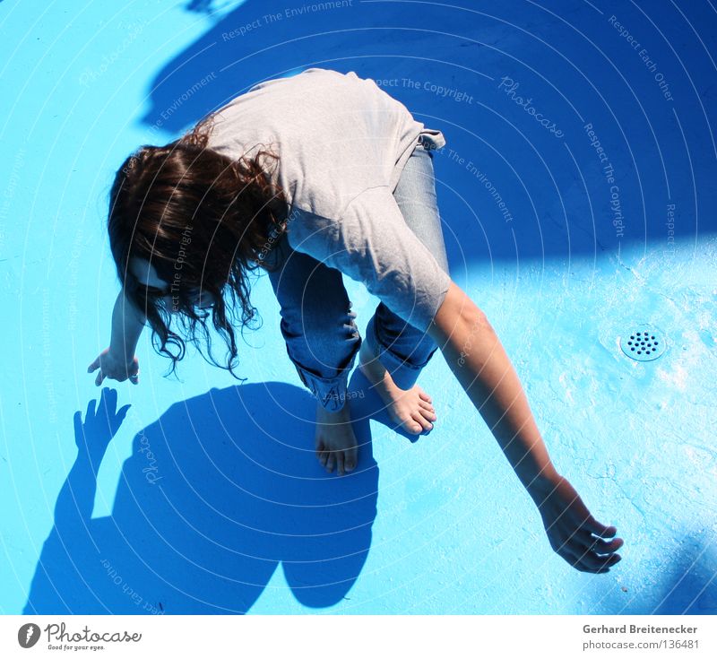 Rain dance - very exuberant Summer Swimming pool Woman Barefoot Dry Gesture Movement Drainage Thirsty Flow T-shirt Arise Exuberance Joy Blue Sun Shadow