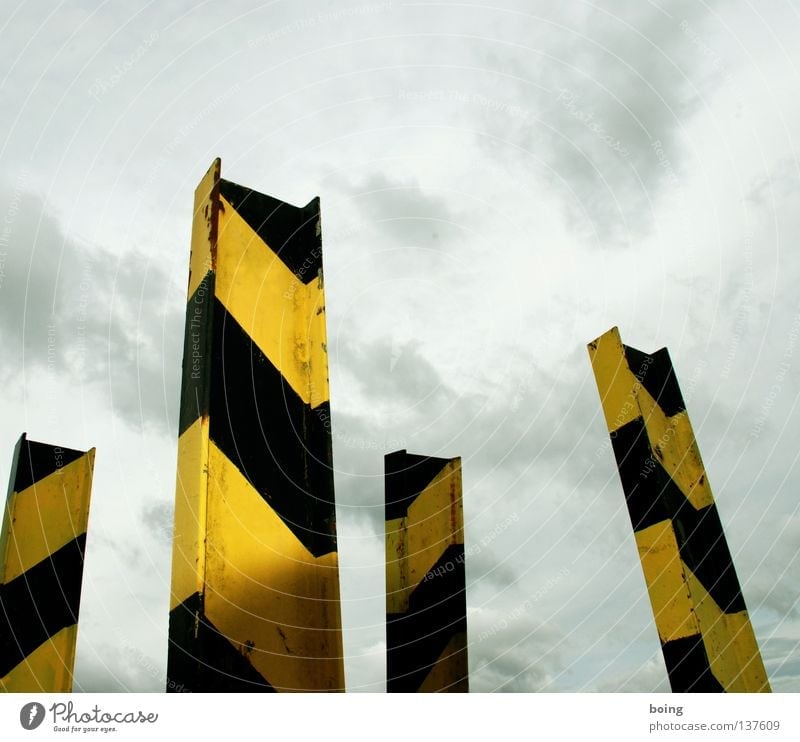 black/yellow double T-beam Stripe Exclusion zone Explosives Metal construction Safety Dangerous Industry I-profile ram protection danger zone Respect Threat