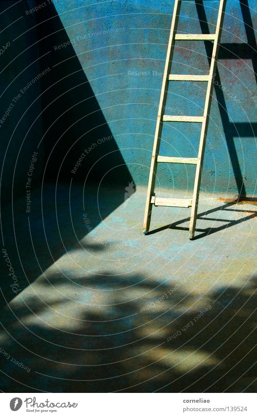 30º in the shade Light Swimming pool Empty Longing Unfulfilled Downward Derelict Ladder Shadow Blue Old Unfilled Above Exterior shot