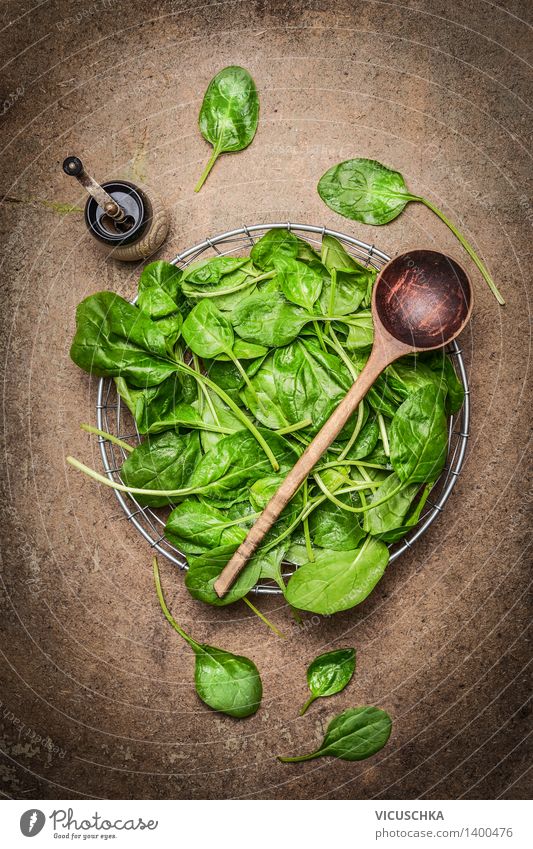Fresh spinach leaves and cooking spoons Food Vegetable Lettuce Salad Nutrition Lunch Dinner Buffet Brunch Organic produce Vegetarian diet Diet Bowl Spoon