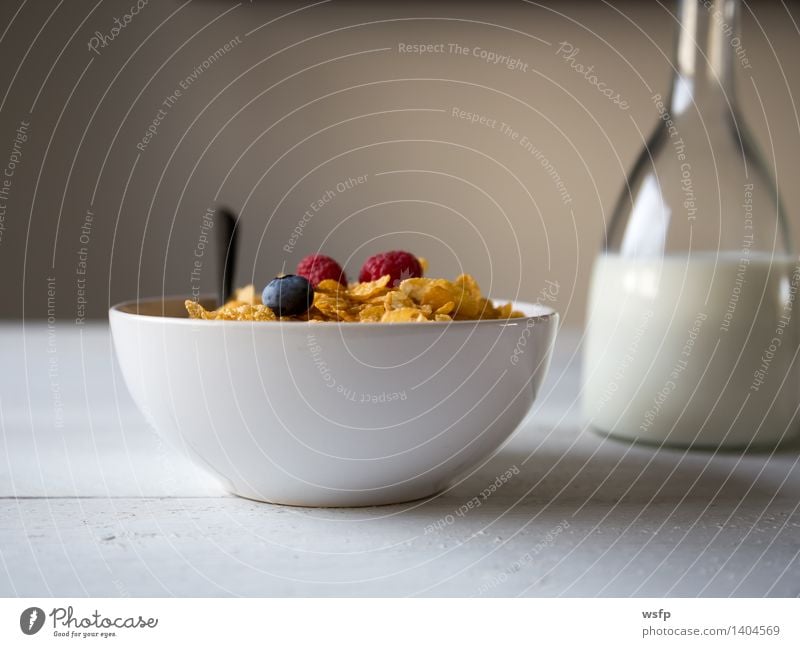 Cornflakes in a bowl Fruit Apple Breakfast Milk Bowl Wood breakfast cereals Flake Cross-section Blueberry Cereals raspberry Strawberry Grain Eating shell