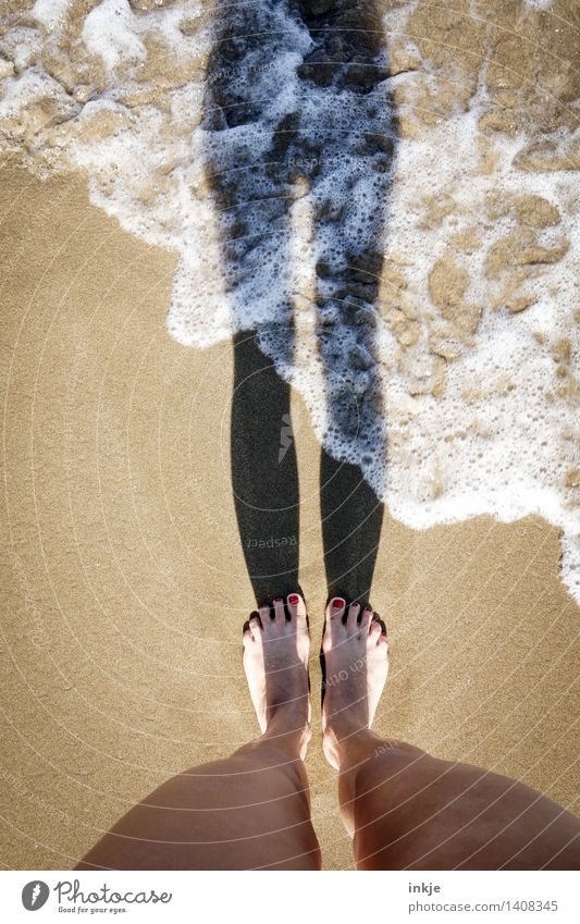 be a close second Lifestyle Leisure and hobbies Vacation & Travel Tourism Summer Summer vacation Sun Sunbathing Beach Ocean Waves Woman Adults Feet Women`s feet