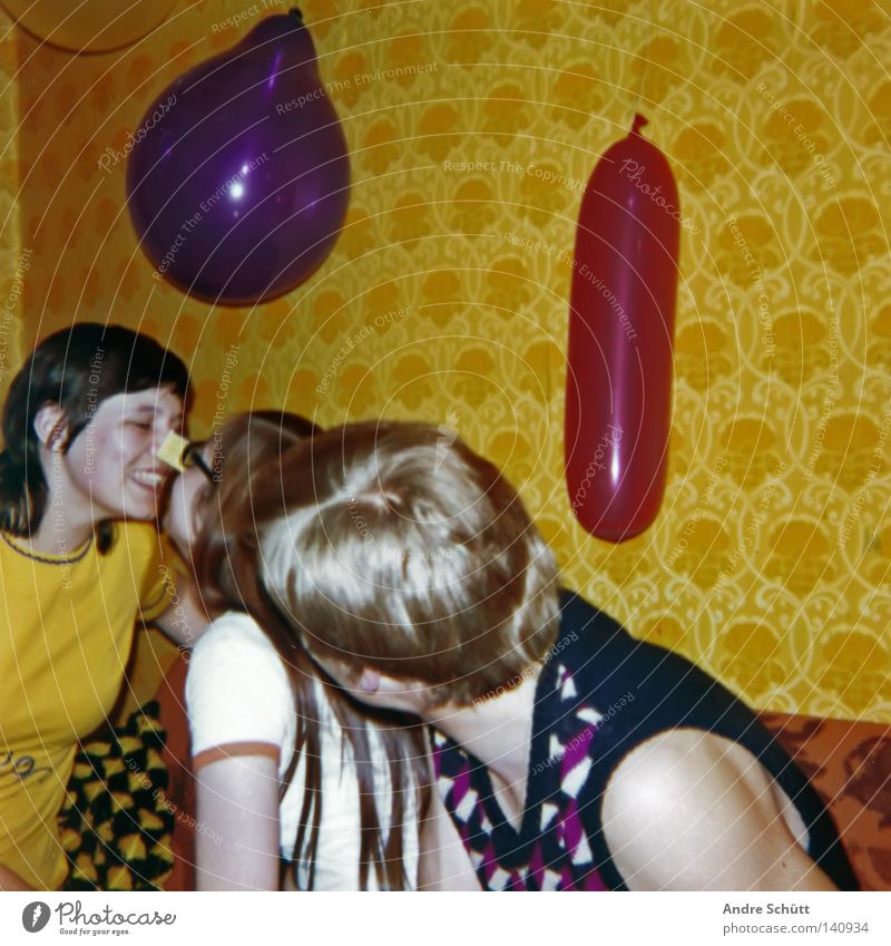 Fun factor 1975 Party Yellow Red Violet Wallpaper Retro Former Seventies Multicoloured Match Bremen Joy Living room Parents Happy Respect roots andre pours