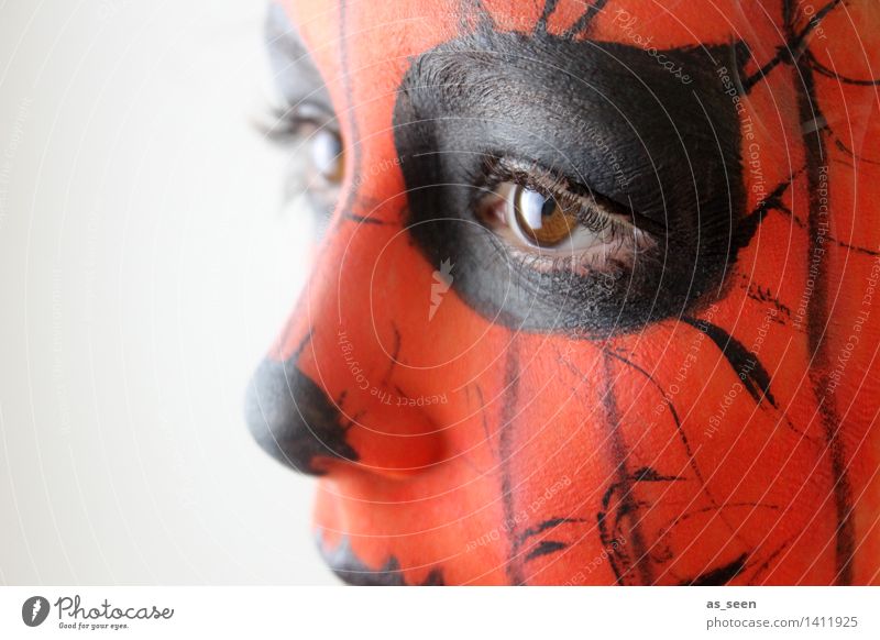 Make-up Carnival Hallowe'en Child Infancy Face Eyes 1 Human being 8 - 13 years Actor Looking Esthetic Authentic Exotic Fantastic Orange Black Bizarre Colour