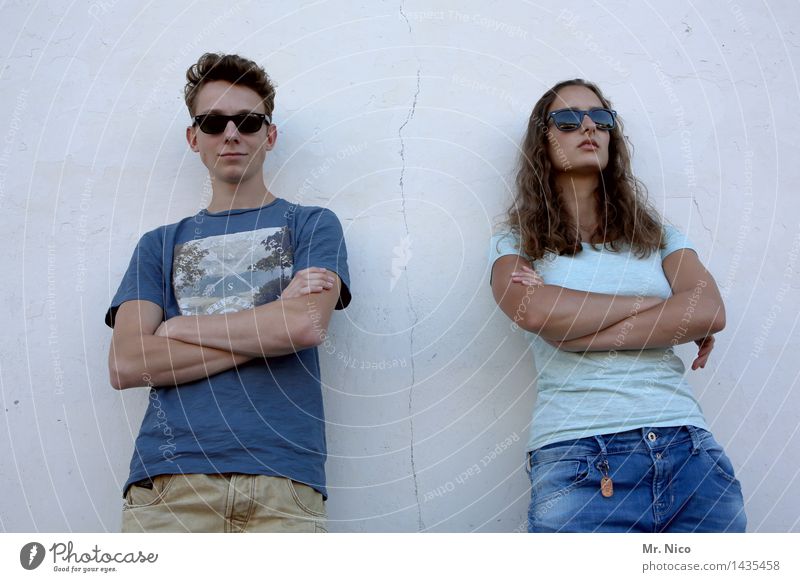 harry & sally Lifestyle Masculine Feminine Couple 2 Human being Fashion T-shirt Jeans Sunglasses Long-haired Cool (slang) Hip & trendy Blue White Emotions