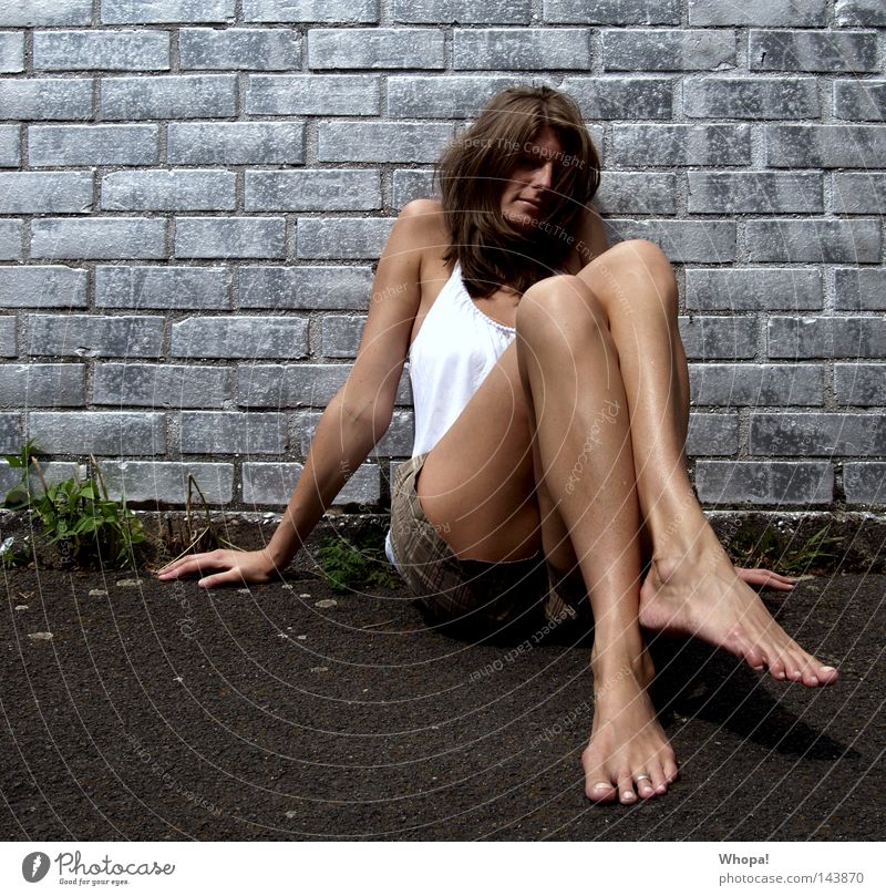 viola Woman Beautiful Noble Esthetic Wall (barrier) Curbside Sit Wait Boredom Trust Graceful Feet Legs Frankfurt