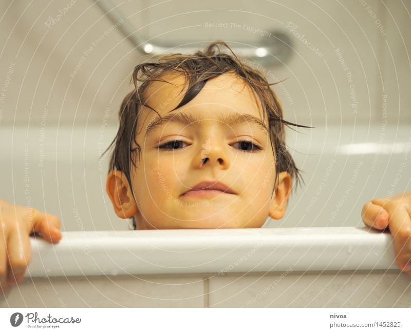 Appeared Relaxation Spa Human being Masculine Child Boy (child) Head 1 3 - 8 years Infancy Water Short-haired Observe To enjoy Crouch Swimming & Bathing Brash