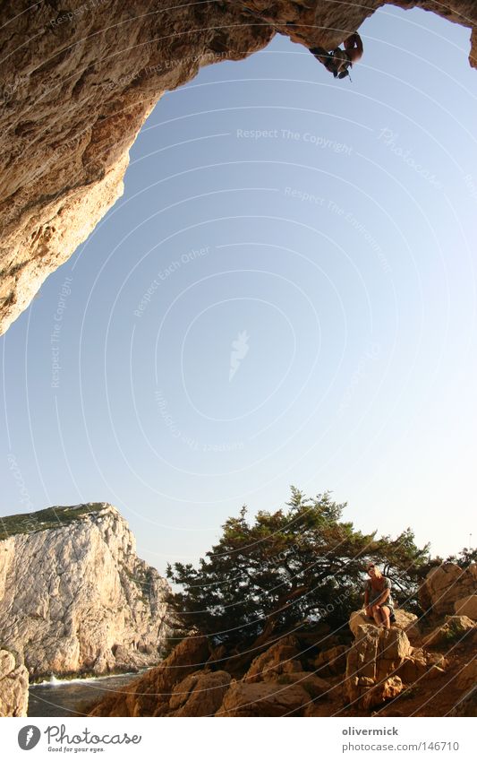cliffhanger Sardinia Alghero Mountaineering Climbing Free-climbing Ice climbing Cave Capo Caccia Rock Lime Island Ocean Brave Complex Sky Climbing rope Rope