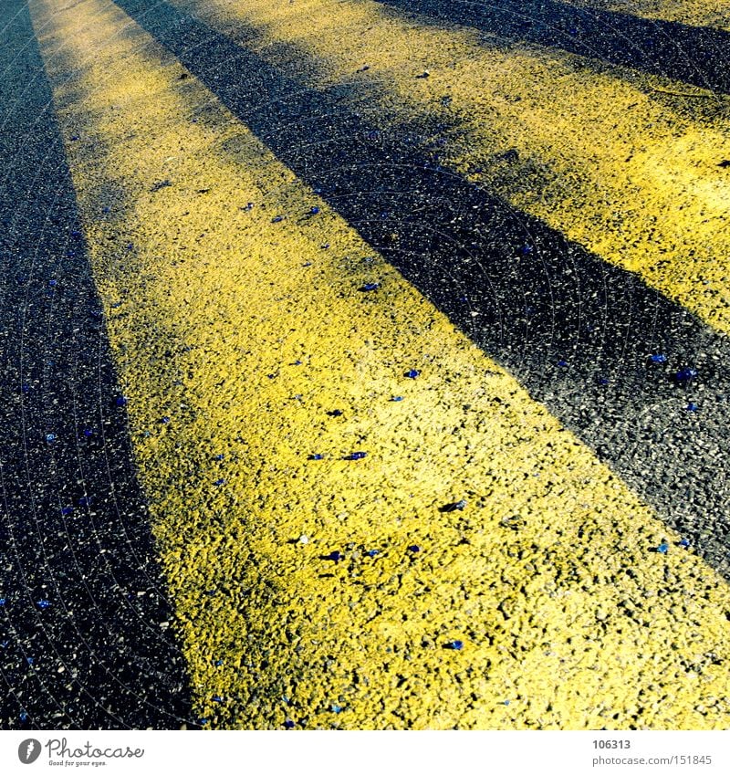 Photo number 106474 Signs and labeling Traffic lane Yellow Sunbeam Fraud Asphalt Stripe Graphic Perspective Central perspective Driving Airport Runway street