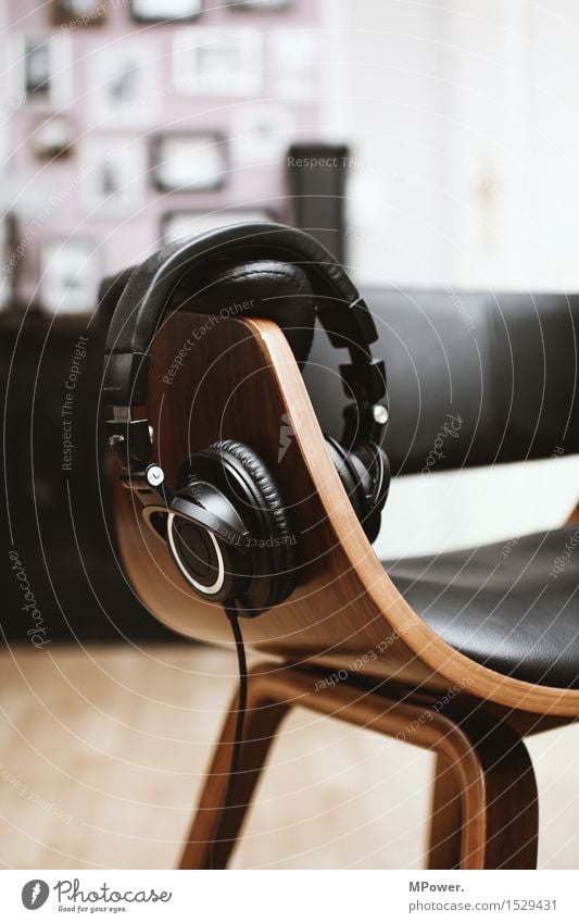retreat Headset Cable Technology Entertainment electronics Experience Concentrate Dream Headphones Chair Music Listen to music Relaxation Radio (broadcasting)