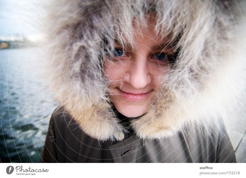KÄPT'N IGLU Inuit Afro Woman Hooded (clothing) Spree Lake River bank Winter Pelt Looking Cold Laughter fur cap