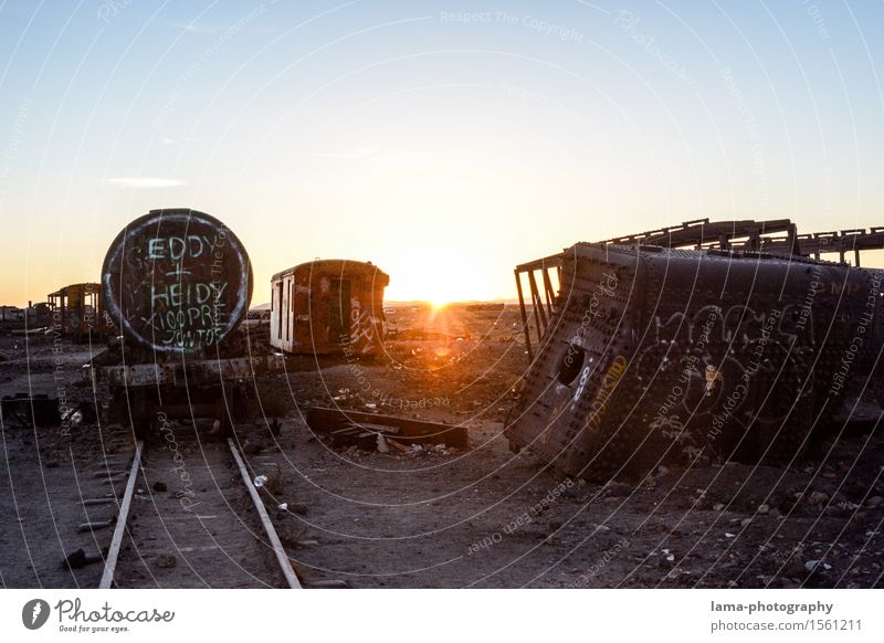Eddy+Heidy Trip Adventure Sunrise Sunset Sunlight Salar de Uyuni Bolivia Logistics Rail transport Railroad Engines Freight train Railroad tracks Railroad car