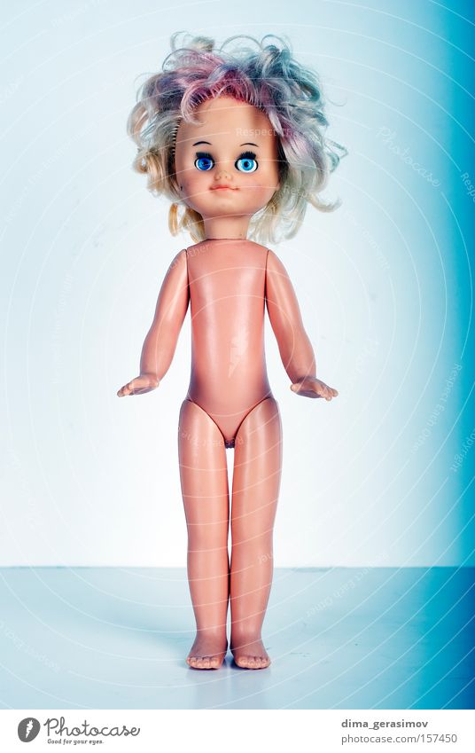 Doll 1 Move (board game) Fear Horror Night Nightmare Blue Legs Eyes Hair Body Panic Colour plaything arms Lips Interior shot