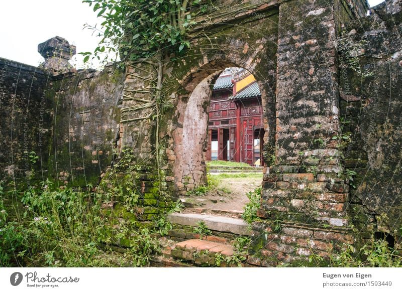 Gate in the imperial city of Hue (Vietnam) Adventure Far-off places Freedom Sightseeing City trip Expedition Architecture Asia Small Town Downtown Deserted