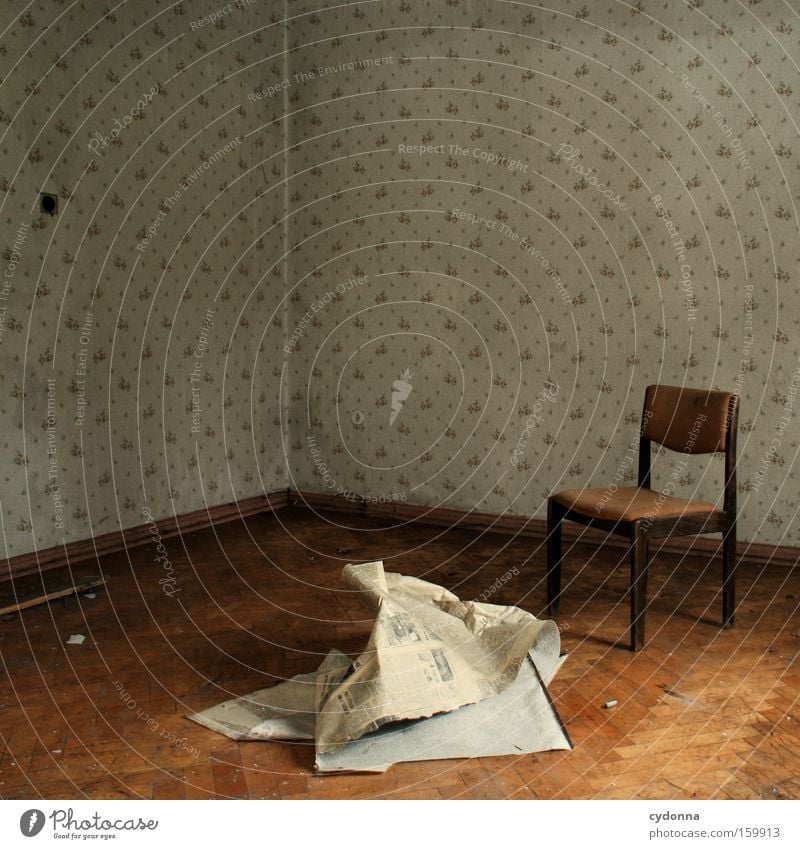 [Weimar09] Message Reader on Standby Room Location Decline Vacancy Transience Time Life Memory Chair Destruction Old Military building Forget Corner of the room