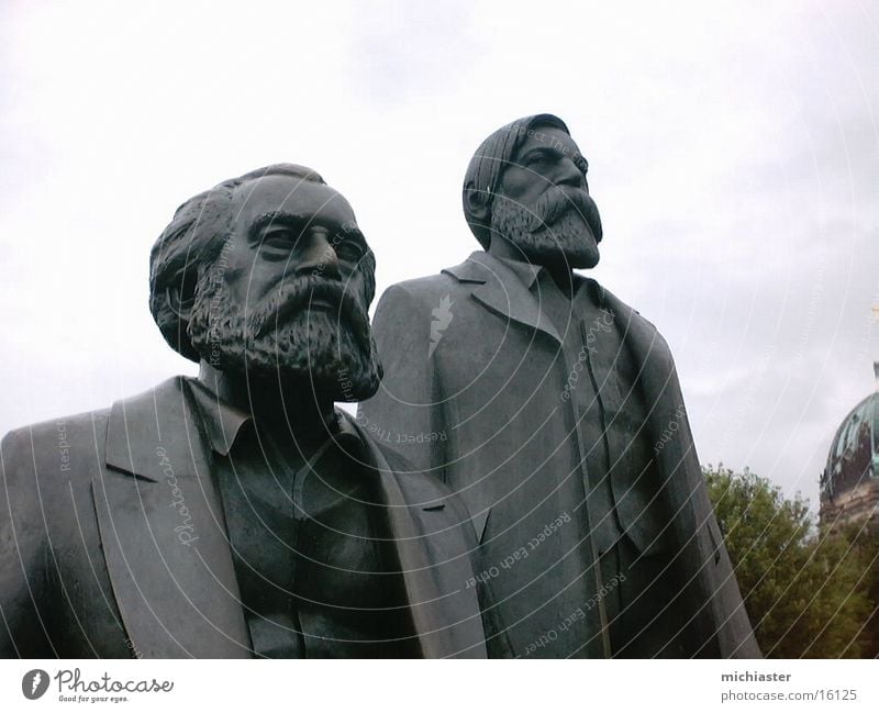 Marx and Engels united Human being Sculpture Monument Expectation Hope Politics and state Statue Communism Peoples Berlin Capital city Frederick Angel angels