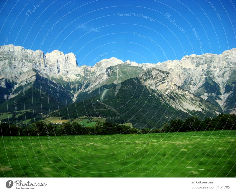 aper Summer Mountain Nature Air Meadow Free Fresh Blue Gray Green Power Might Massive Momentum Robust Colour photo Exterior shot Deserted Copy Space top Day