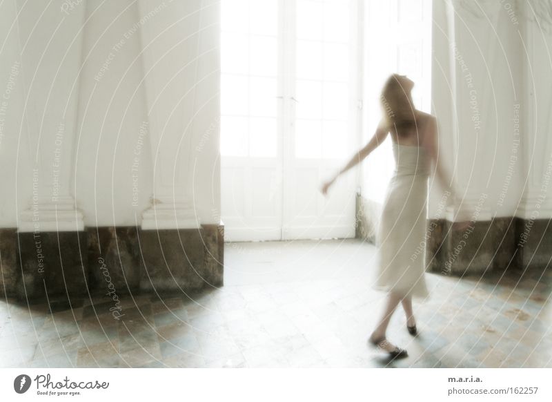 ELFENTDANCE Woman Movement Dance Dress Castle Hall White Transparent Marble Window Joy Art Culture bright light