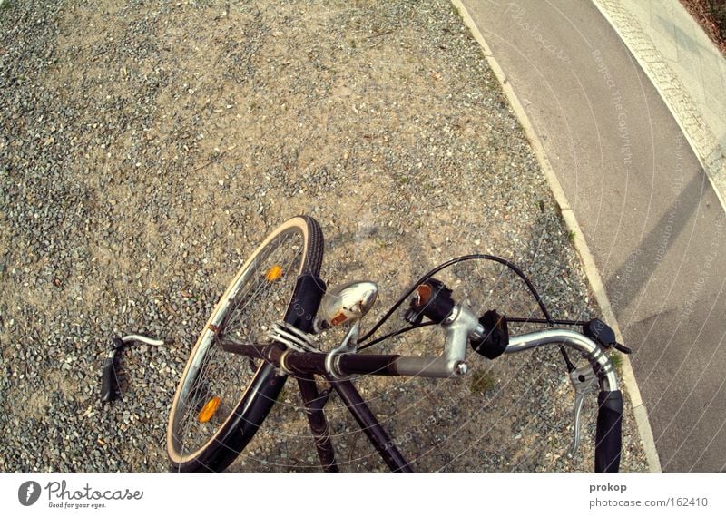 Handlebar break. Take off. Bicycle Bicycle handlebars Handlebars Broken Breakage Fracture point Accident Pain Rust Transport Threat Old Street Road traffic