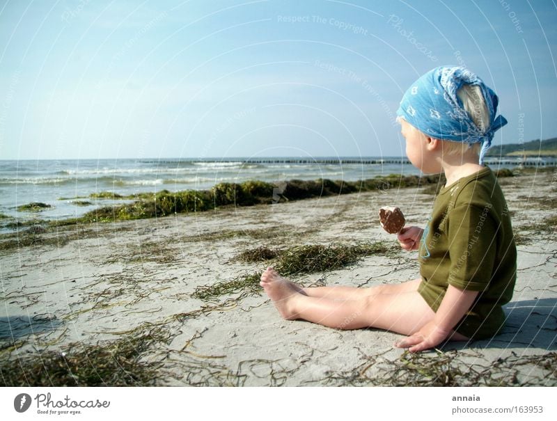 Ice cooled Colour photo Exterior shot Day Sunlight Sunbeam Looking away Joy Happy Playing Vacation & Travel Summer Summer vacation Beach Ocean Island Child