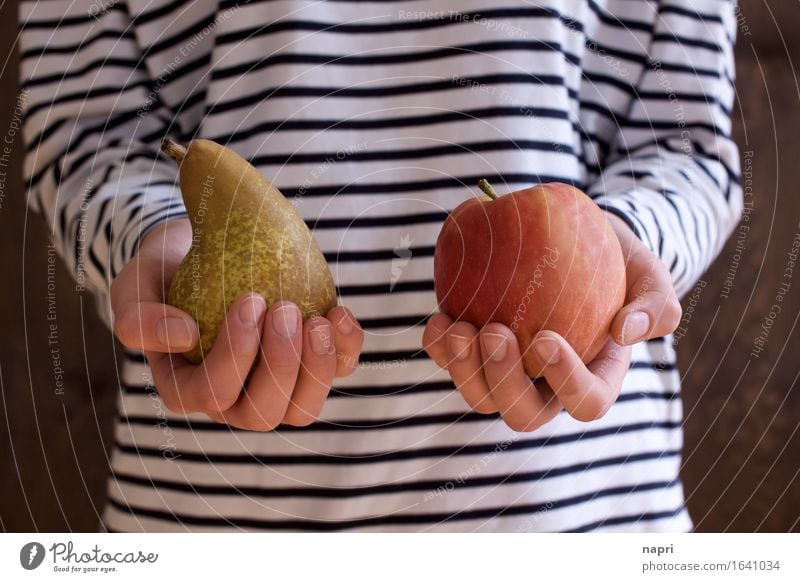 comparison Fruit Apple Pear Organic produce Young woman Youth (Young adults) 1 Human being 13 - 18 years 18 - 30 years Adults Select To hold on Fresh Healthy