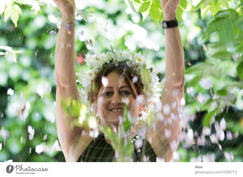 AST 9 | Joie de vivre Feminine Woman Adults Life 1 Human being Plant Park To fall Stand Throw Friendliness Happiness Joy Happy Contentment