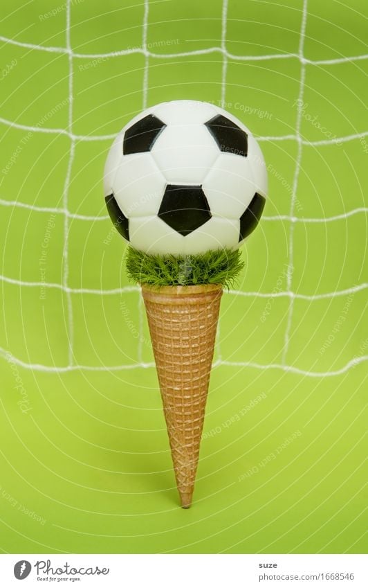 EM ice cream + topping Eating Fast food Design Joy Playing Feasts & Celebrations Sports Ball sports Sporting event Success Soccer Football pitch Gastronomy Net