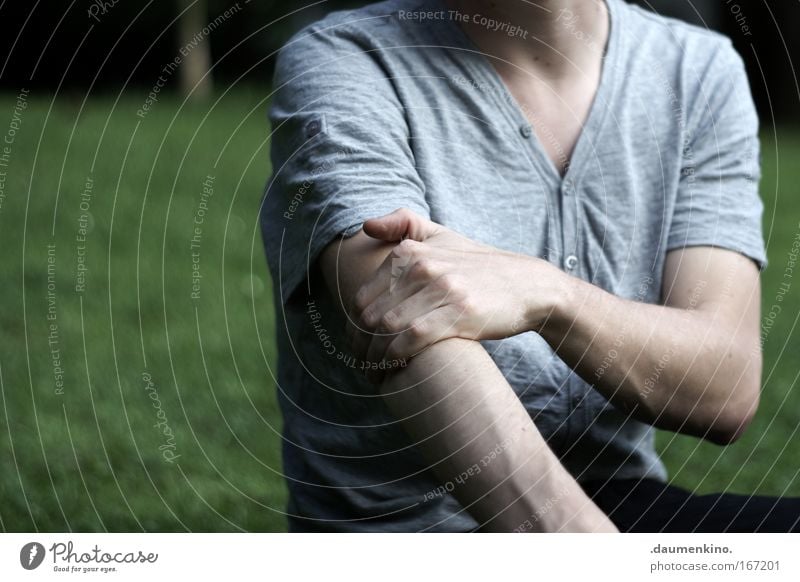 . Human being Man Hand Arm T-shirt Skin Vessel Blood Power Door handle Shadow Lawn Park Meadow