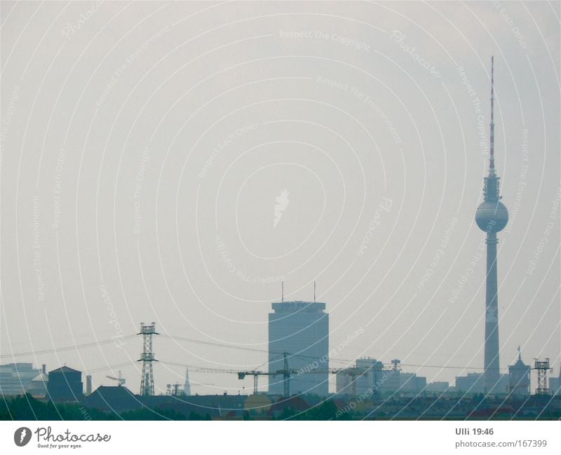 52° 31' 16" N, 13° 24' 36" O (showpiece club) Telecommunications Television Cloudless sky Capital city Downtown Skyline Tower Berlin TV Tower Tourist Attraction