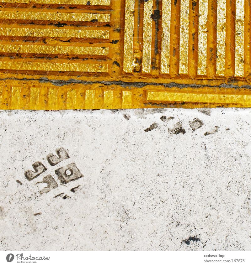 kantstein creeper Colour photo Exterior shot Abstract Day Pedestrian Going Yellow Gold White Ground Curbside Footprint Linearity curbstone CO2 footprint Horizon